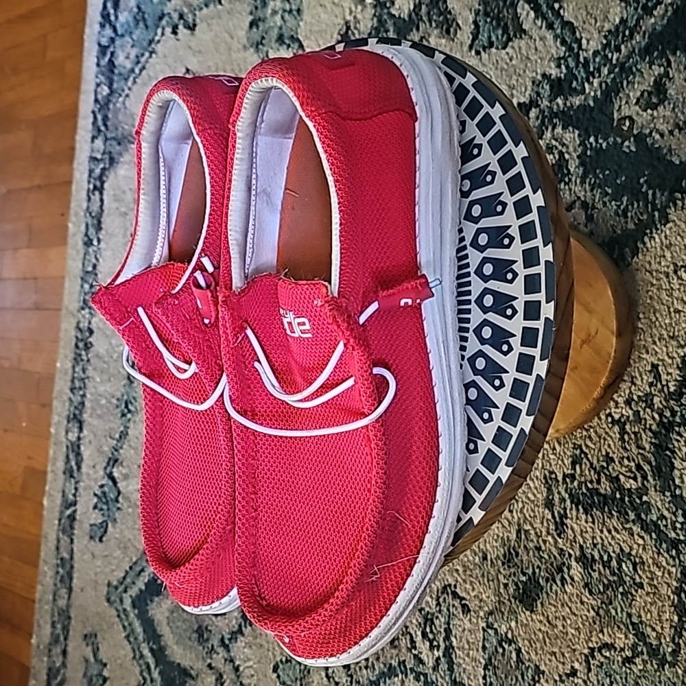 Hey Dude Wally Sox Flare Sz 11